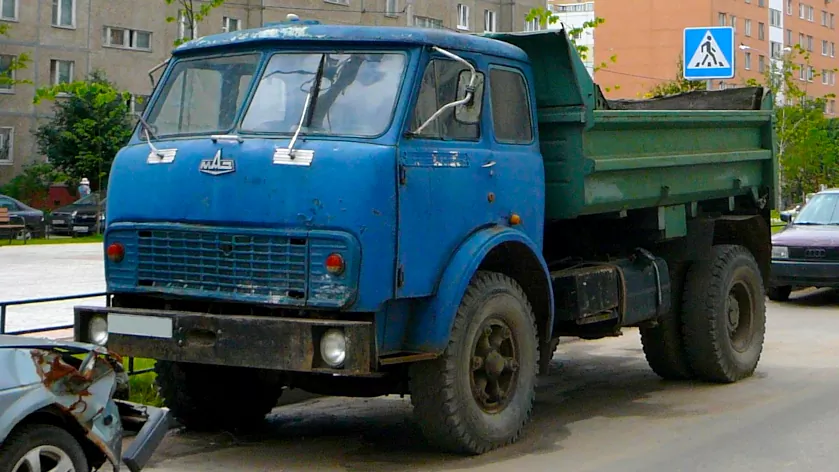Автомобиль-самосвал МАЗ-5549